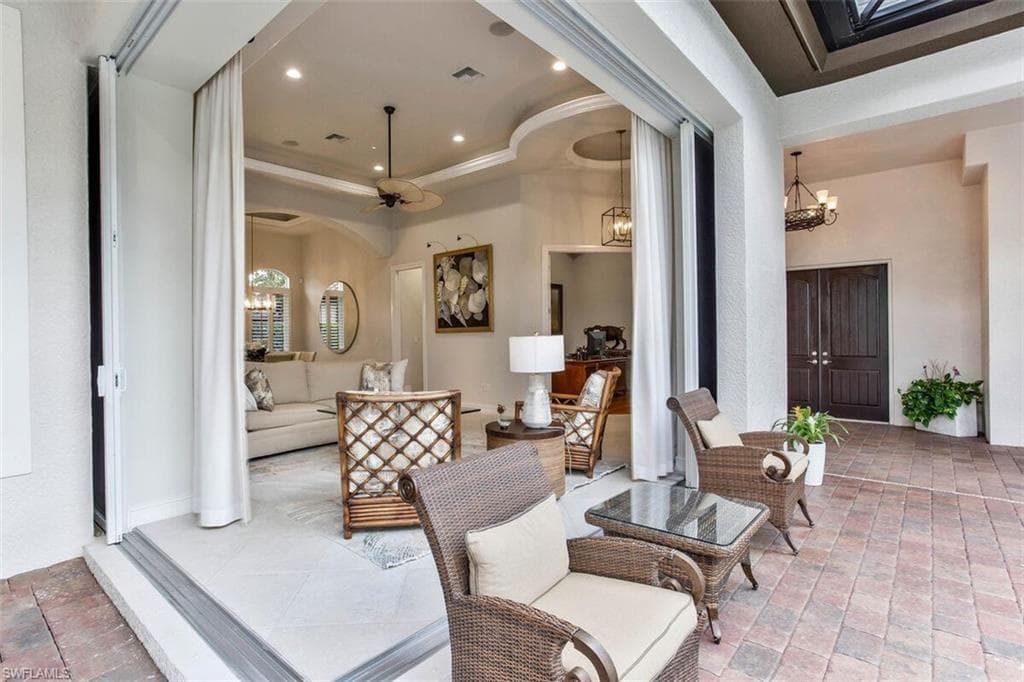 8958 Shenendoah Cir, Naples, FL 34113-8
