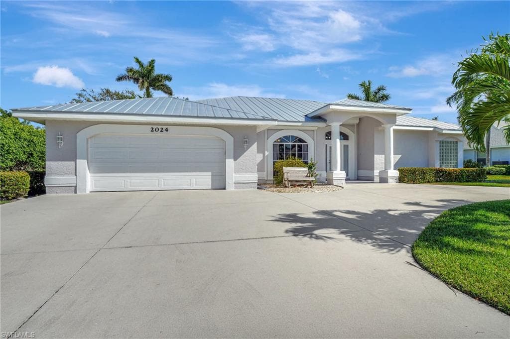 2024 Imperial Cir, Naples, FL 34110-4