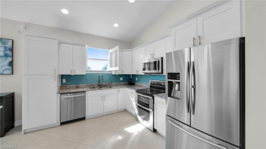 3045 Everglades Blvd N, Naples, Fl 34120-37