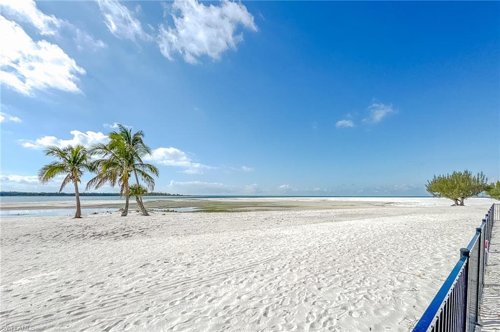 8400 Estero Blvd 203, Fort Myers Beach, FL 33931-29