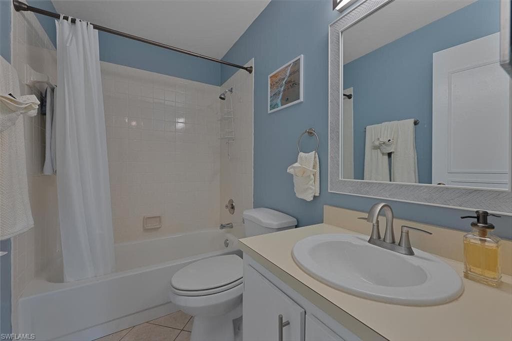2670 Kings Lake Blvd 7-204, Naples, FL 34112-13