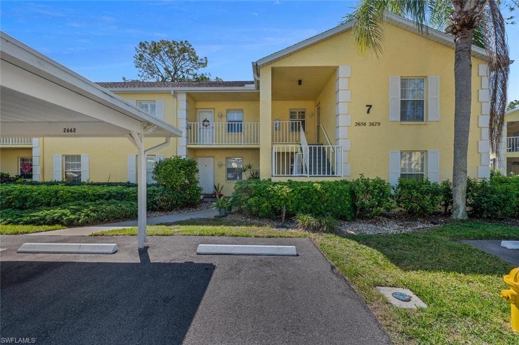 2670 Kings Lake Blvd 7-204, Naples, FL 34112-1