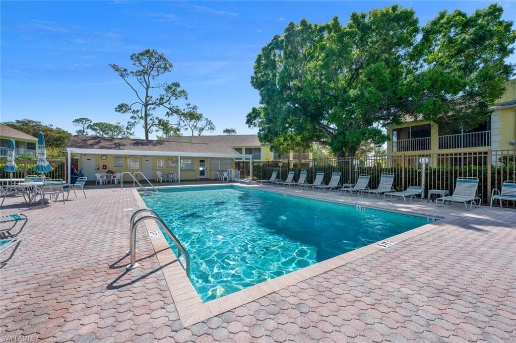 2670 Kings Lake Blvd 7-204, Naples, FL 34112-3