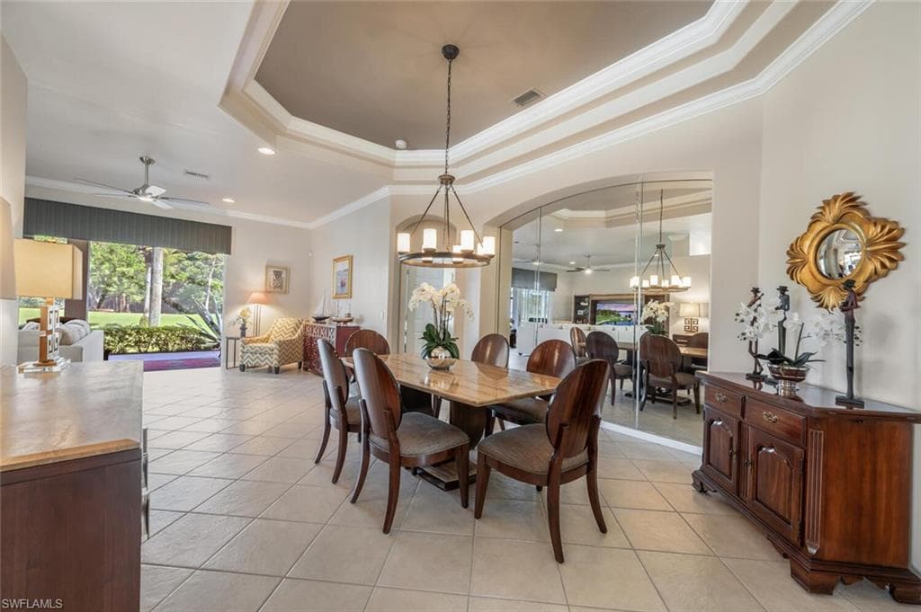 5624 Lago Villaggio Way, Naples, FL 34104-4