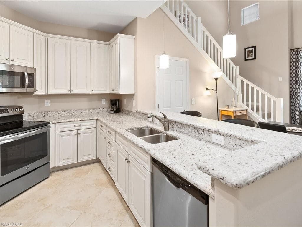 9071 Albion Ln N 5703, Naples, FL 34113-9