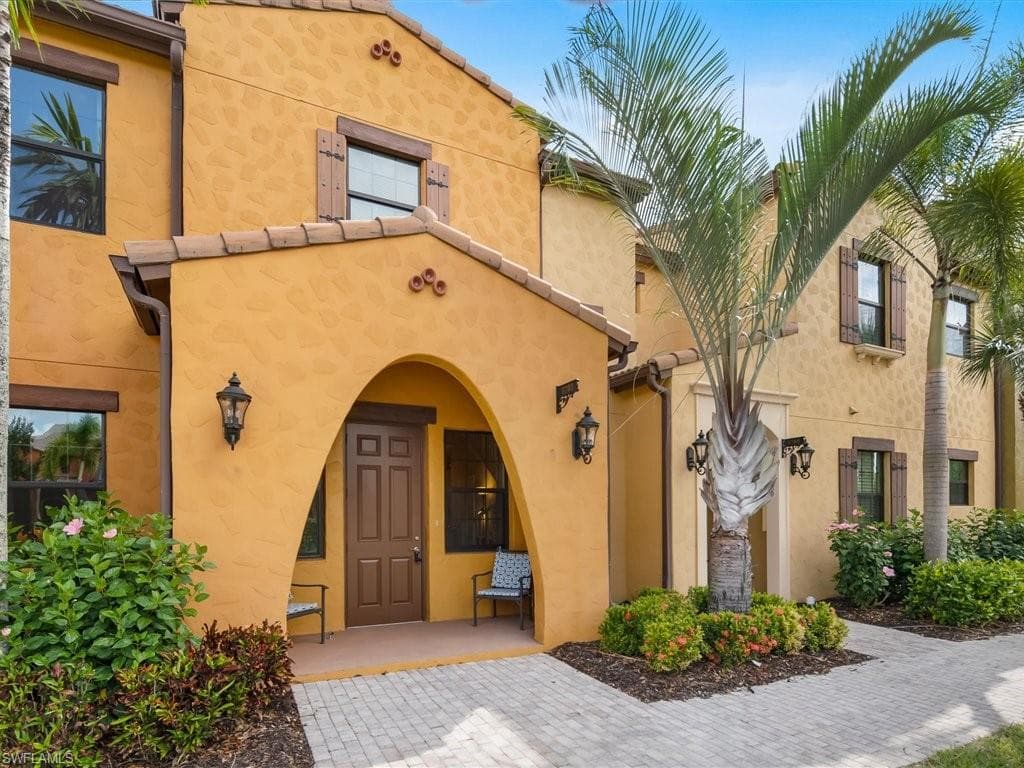 9071 Albion Ln N 5703, Naples, FL 34113-3