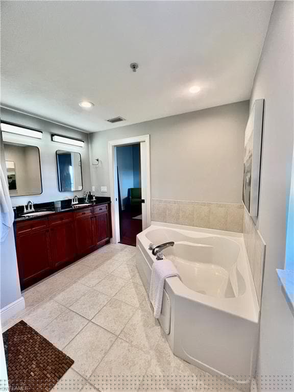 10091 Lake Cove Dr 301, Fort Myers, FL 33908-11