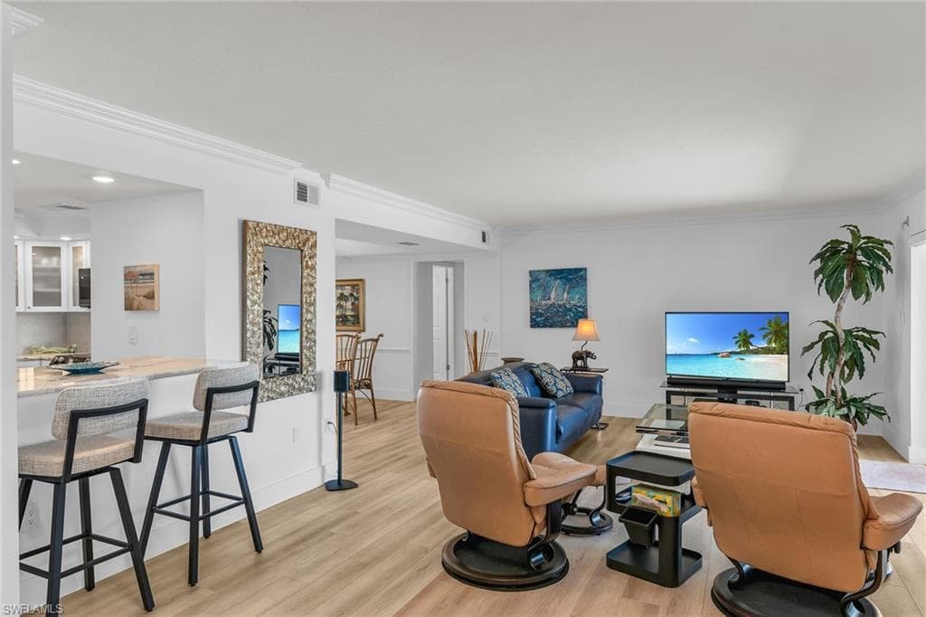 3951 Gulf Shore Blvd N 601, Naples, FL 34103-14