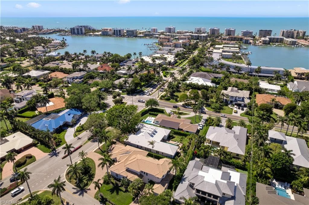 505 Harbour Dr, Naples, FL 34103-38