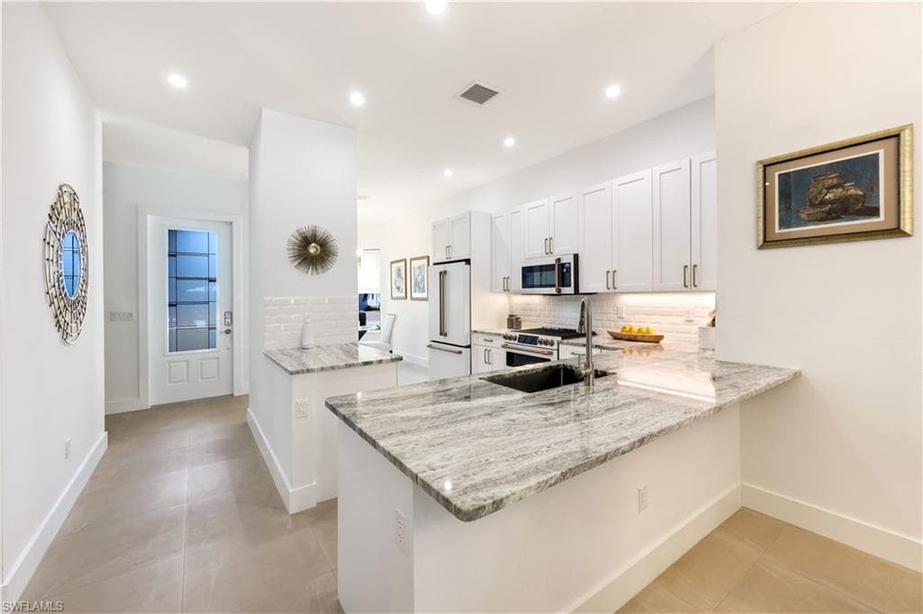 2669 Linda Dr, Naples, FL 34112-14