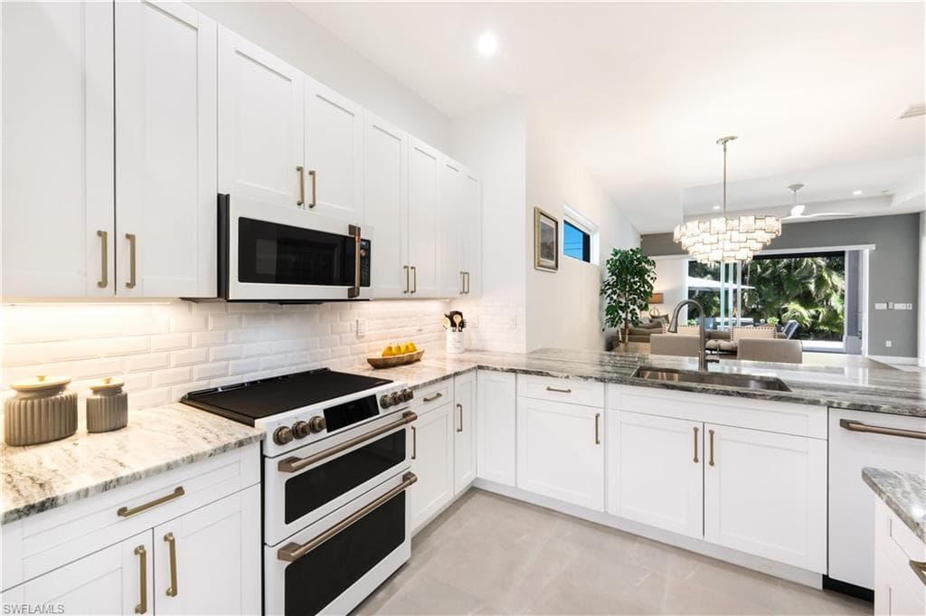 2669 Linda Dr, Naples, FL 34112-16