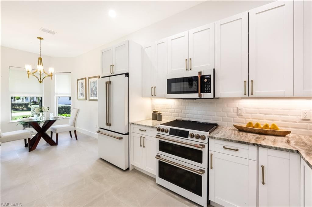 2669 Linda Dr, Naples, FL 34112-17