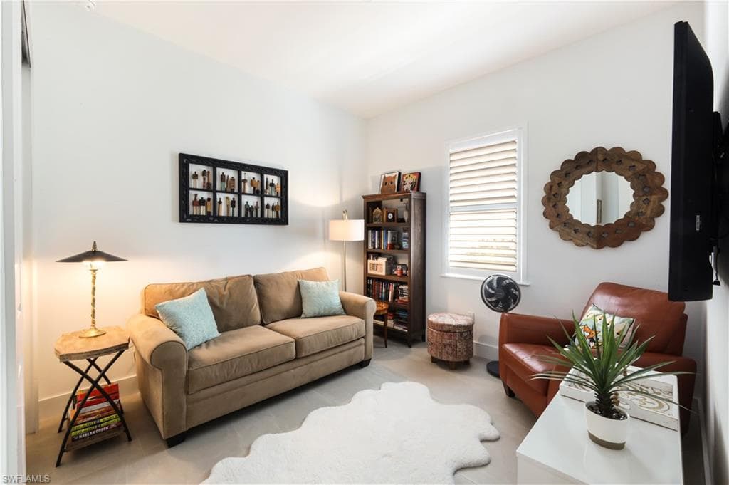 2669 Linda Dr, Naples, FL 34112-28