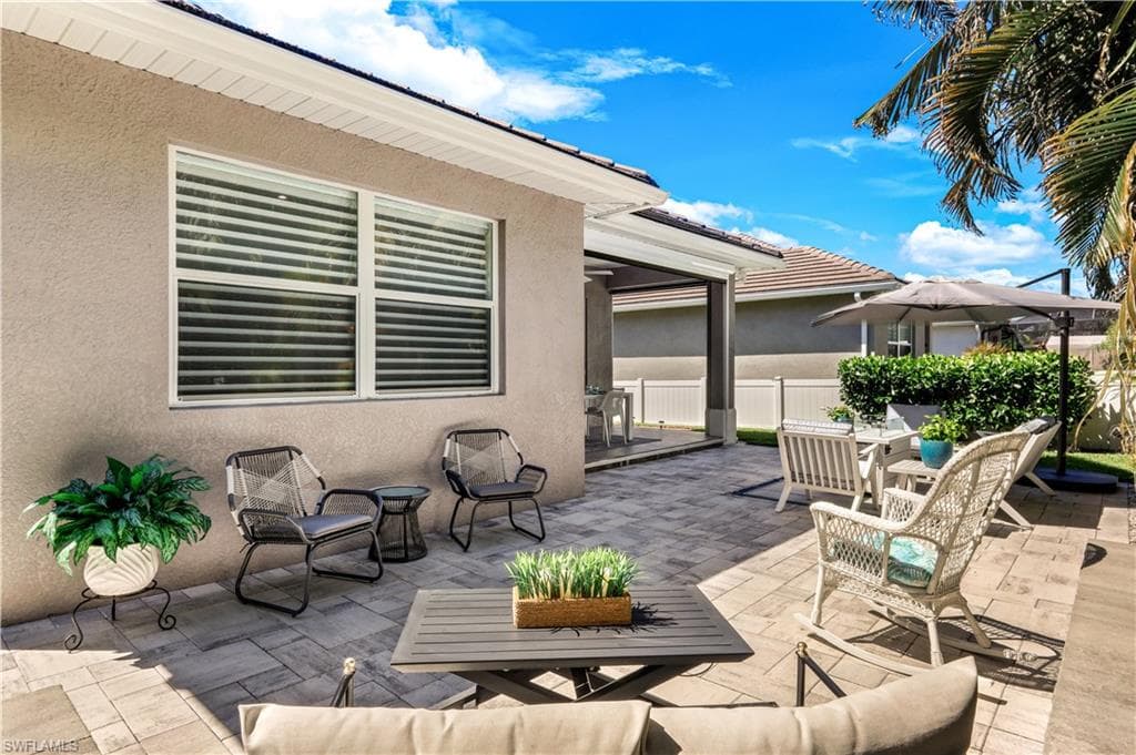 2669 Linda Dr, Naples, FL 34112-33