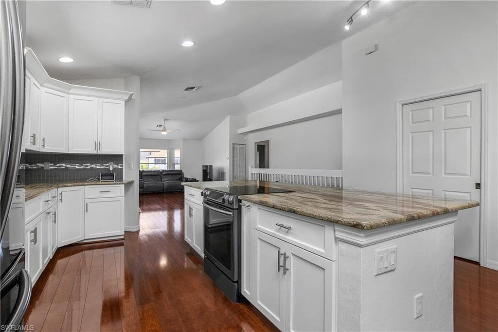 7749 Victoria Cove Ct, Fort Myers, FL 33908-10