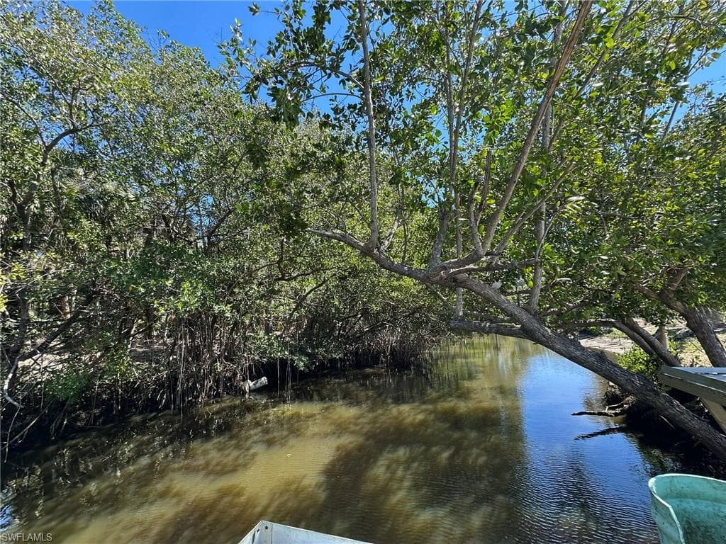 16 Jade Dr 16j, Naples, FL 34114-14