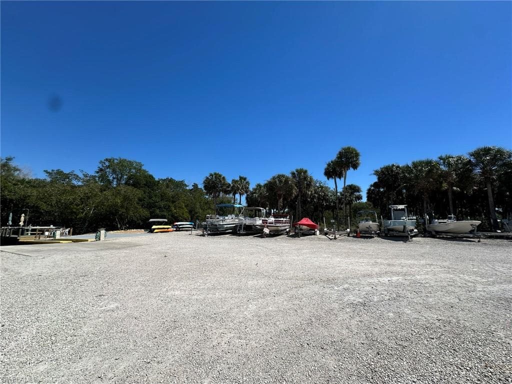 16 Jade Dr 16j, Naples, FL 34114-18