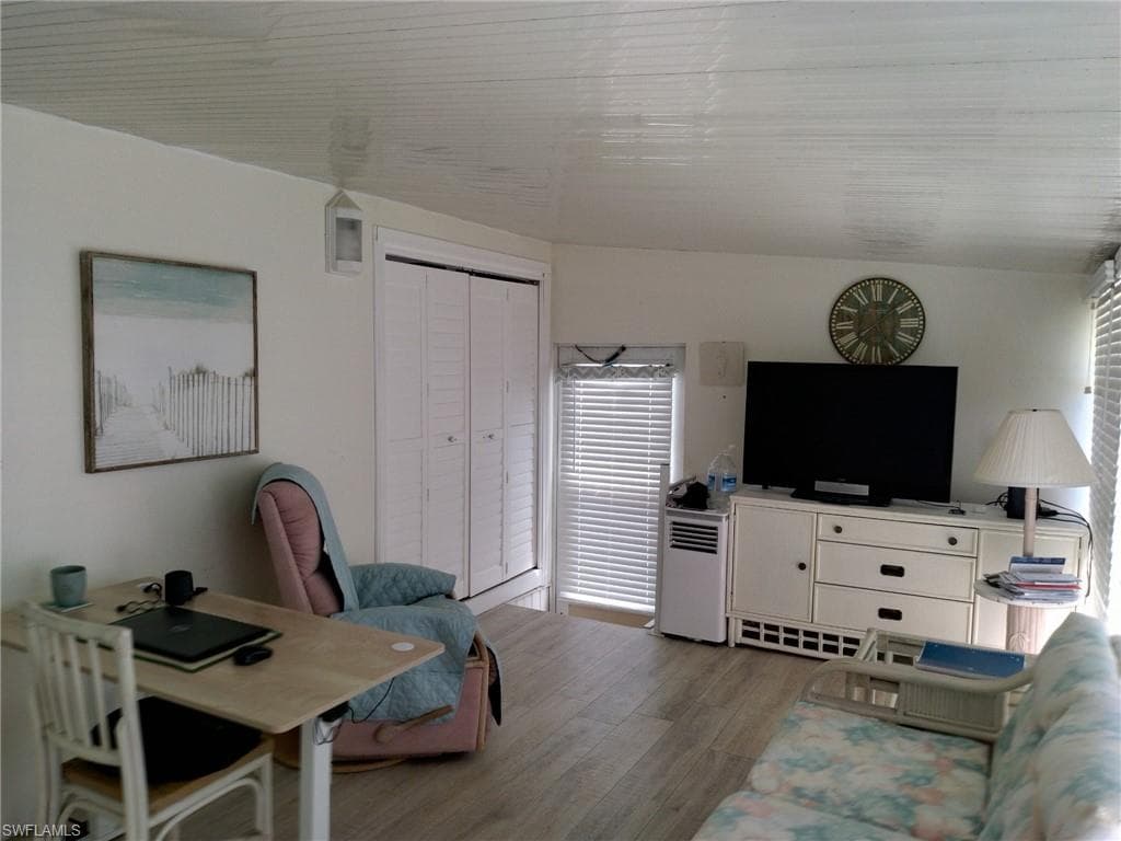 16 Jade Dr 16j, Naples, FL 34114-6