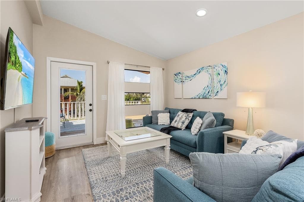3262 Andrews Ave, Naples, FL 34112-4
