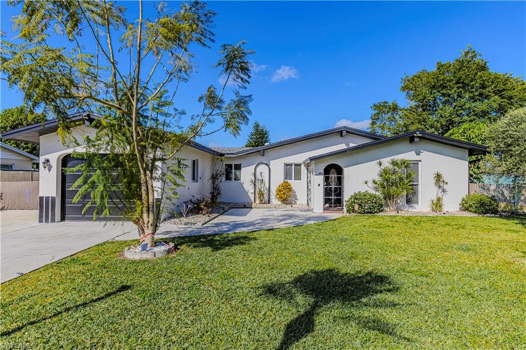 106 Starview Ave, Lehigh Acres, FL 33936-1