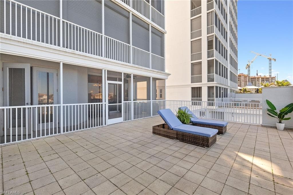 410 Flagship Dr 301, Naples, FL 34108-24