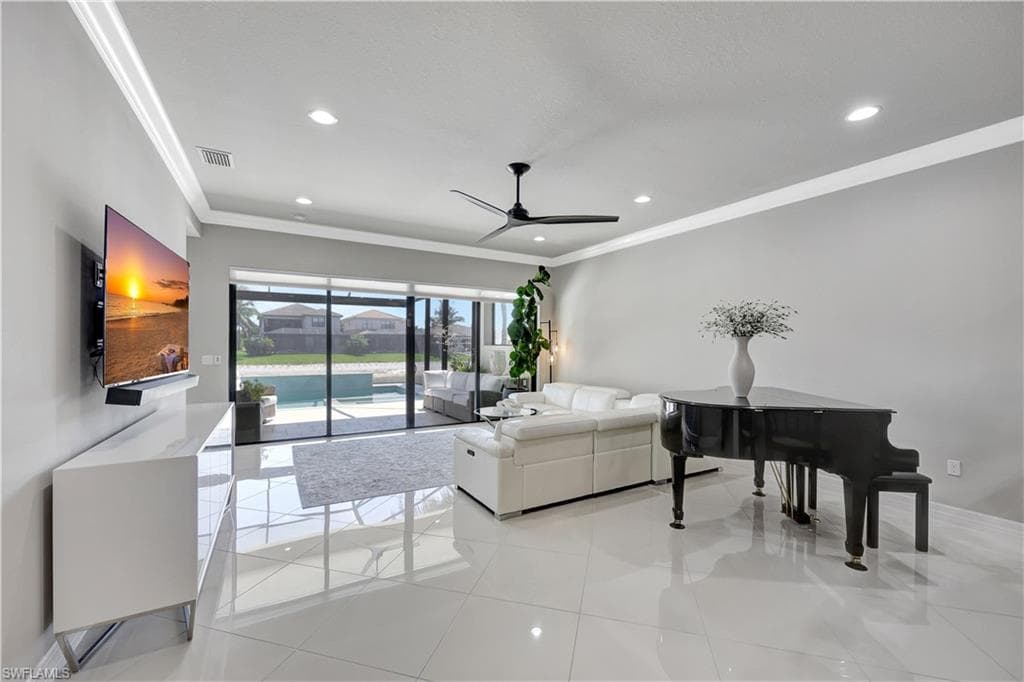 4318 Aurora St, Naples, FL 34119-9
