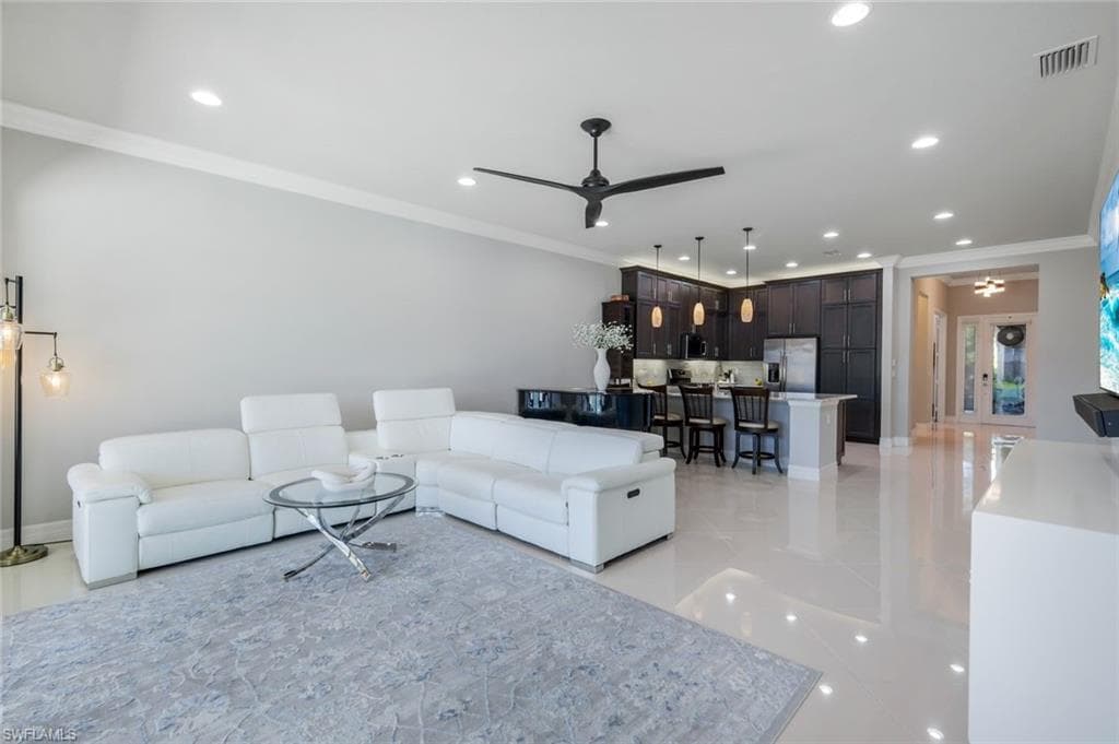 4318 Aurora St, Naples, FL 34119-10