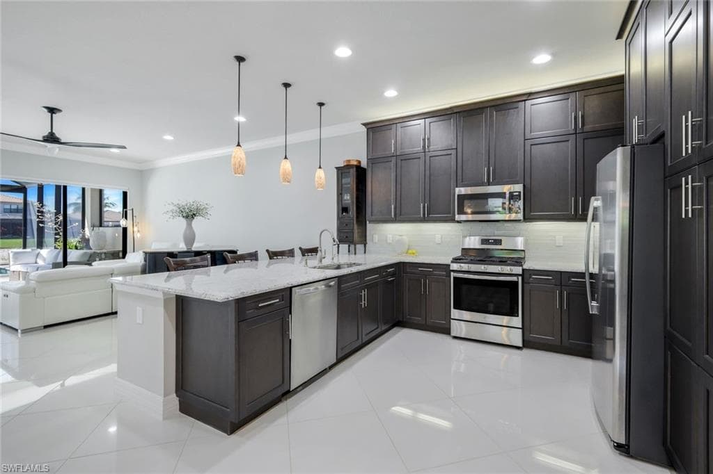 4318 Aurora St, Naples, FL 34119-15