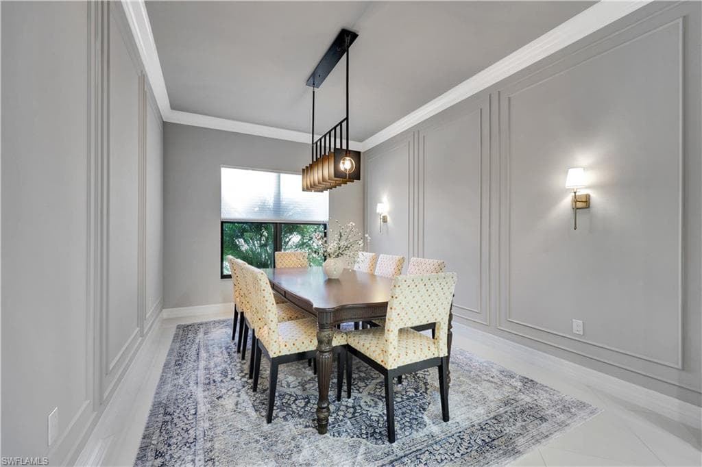 4318 Aurora St, Naples, FL 34119-17