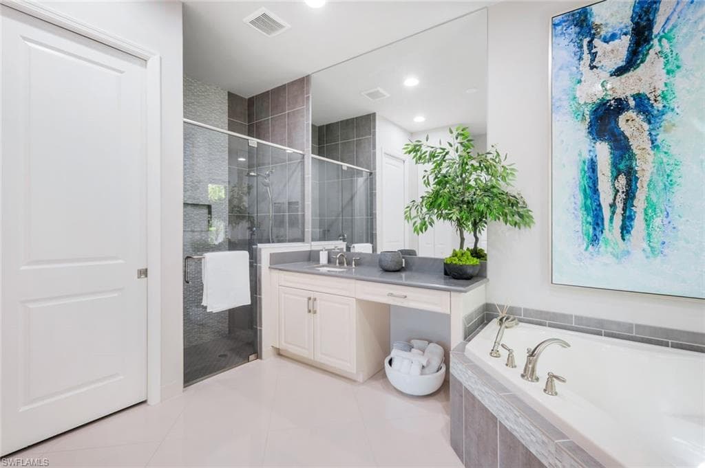 4318 Aurora St, Naples, FL 34119-20