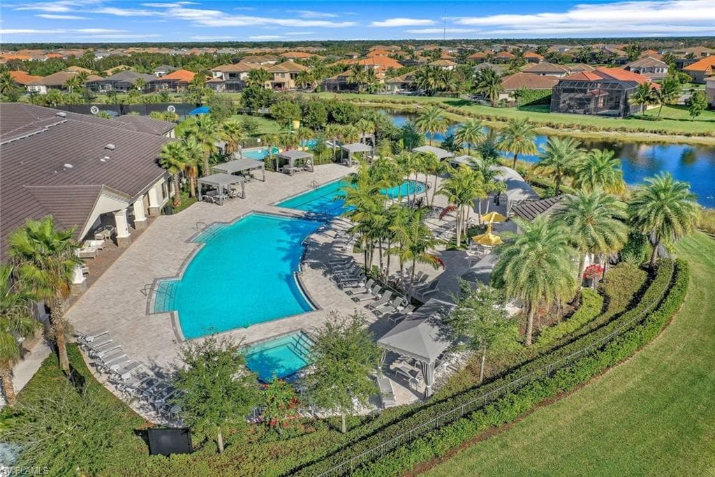 4318 Aurora St, Naples, FL 34119-38