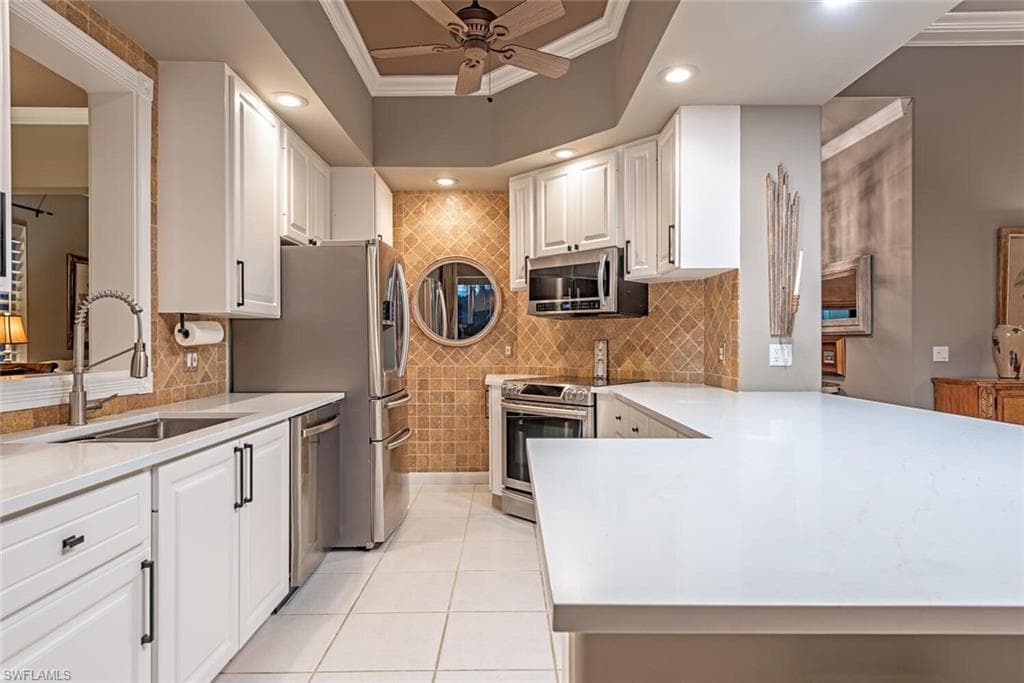 2904 Hatteras Way, Naples, FL 34119-14