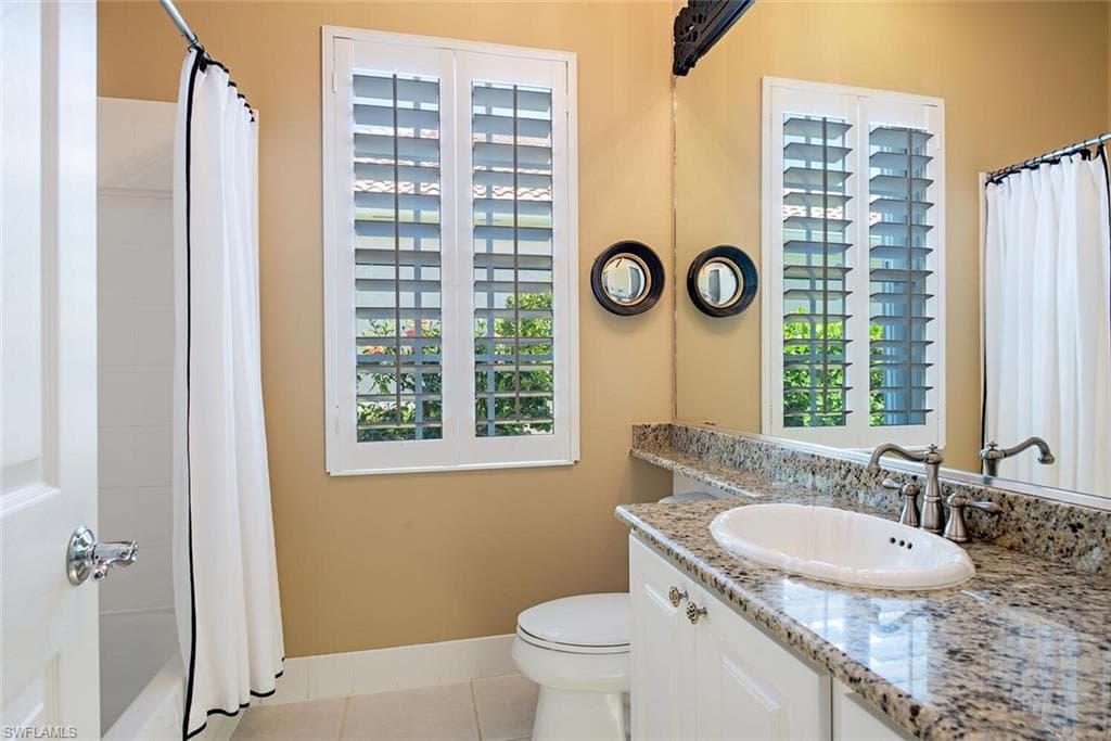 2904 Hatteras Way, Naples, FL 34119-21