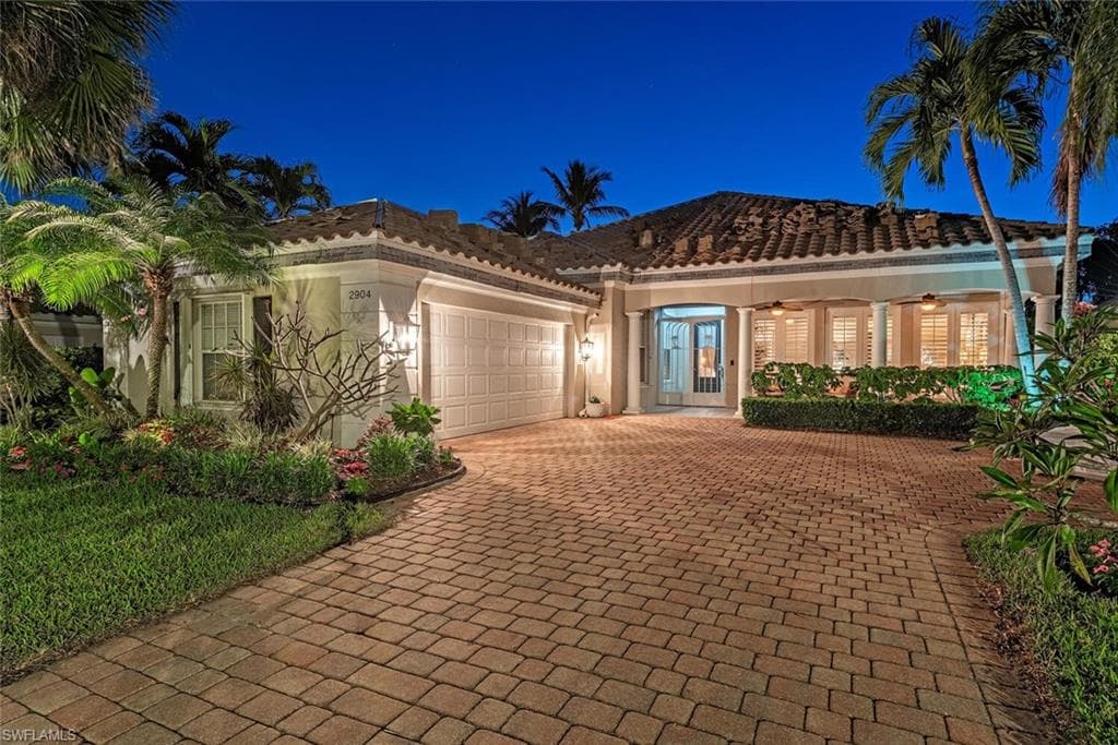 2904 Hatteras Way, Naples, FL 34119-30