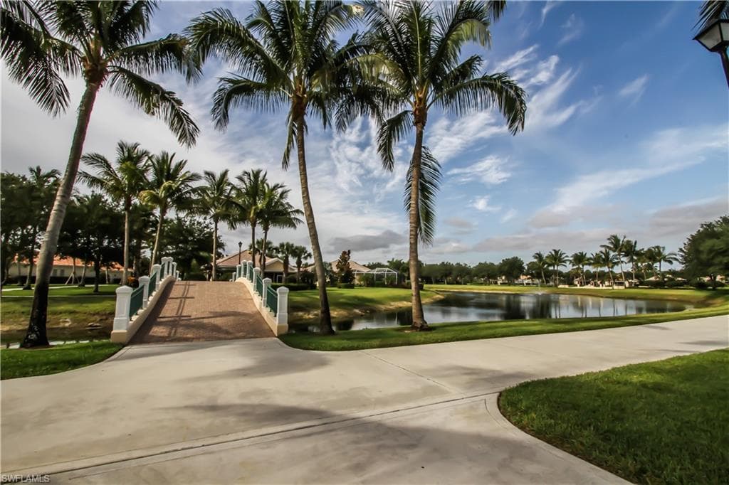 2904 Hatteras Way, Naples, FL 34119-34