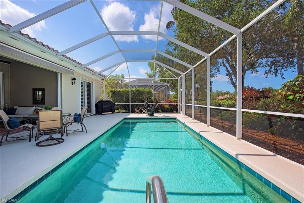 2904 Hatteras Way, Naples, FL 34119-4