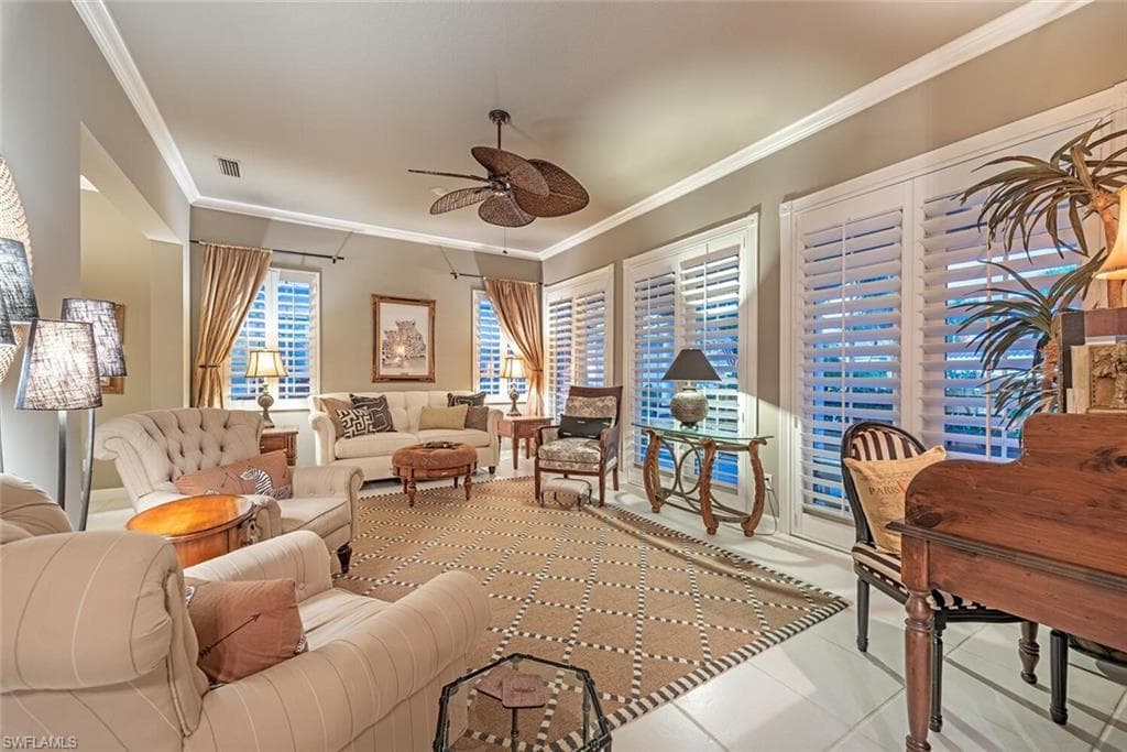 2904 Hatteras Way, Naples, FL 34119-7