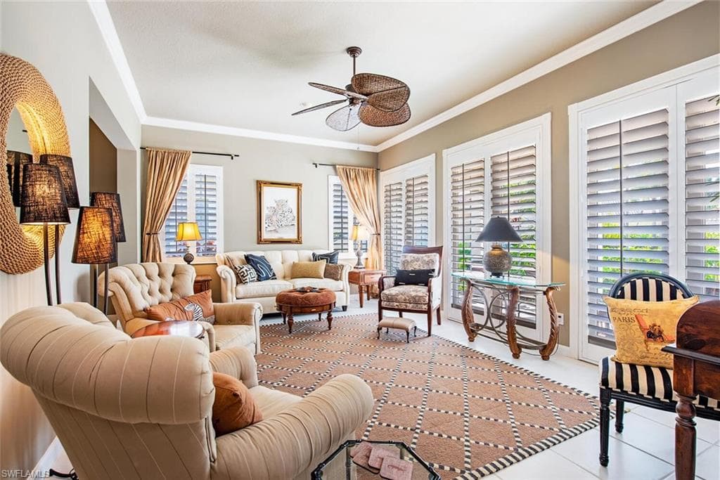 2904 Hatteras Way, Naples, FL 34119-8