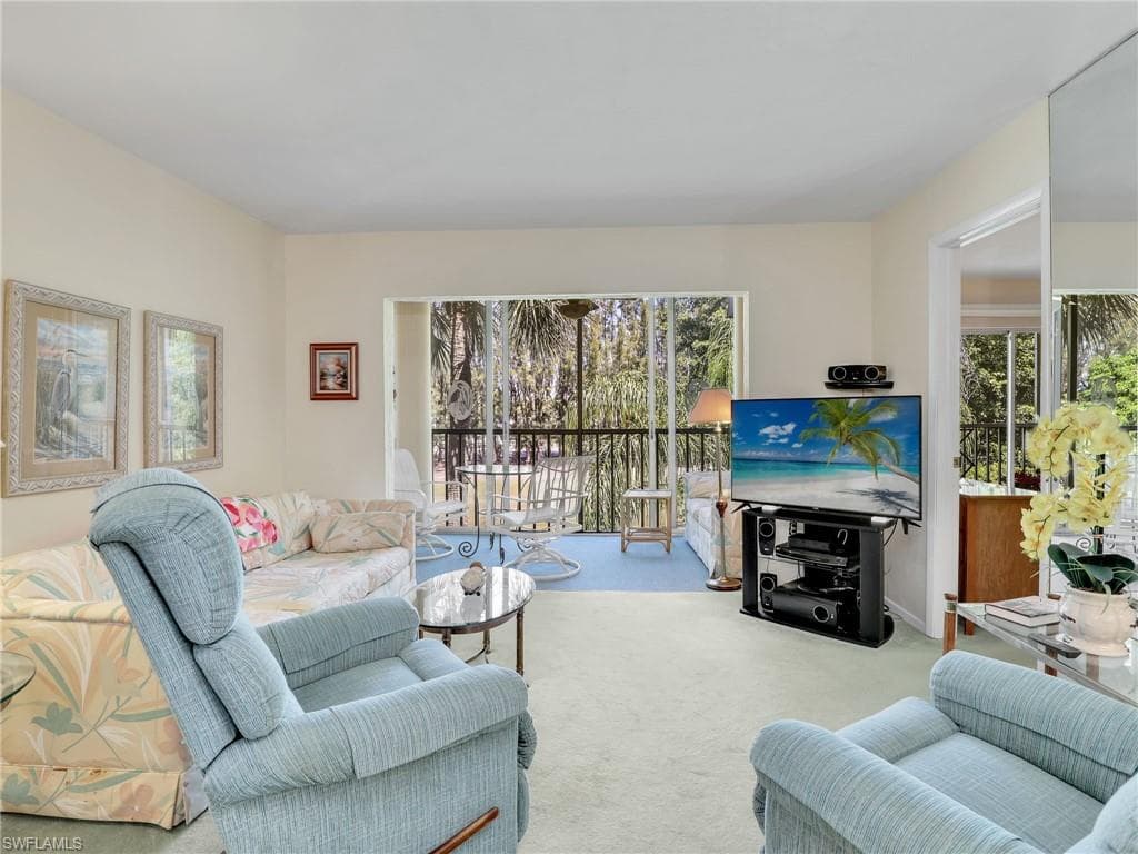 499 Forest Lakes Blvd 308, Naples, FL 34105-11