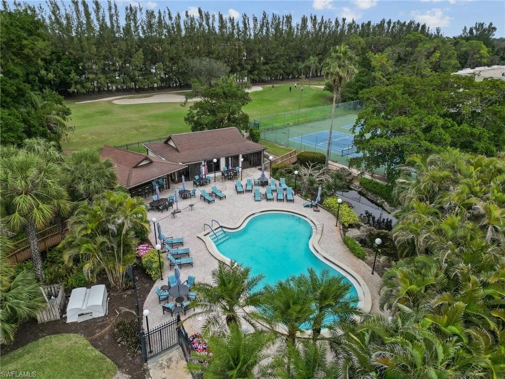 499 Forest Lakes Blvd 308, Naples, FL 34105-27