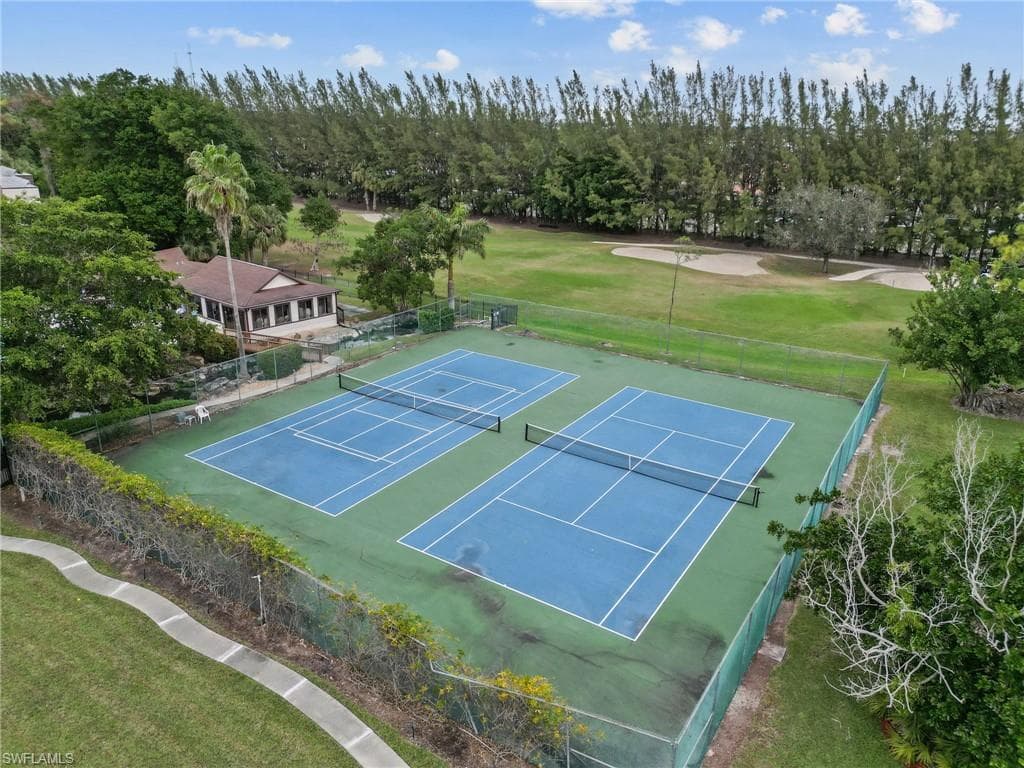 499 Forest Lakes Blvd 308, Naples, FL 34105-28