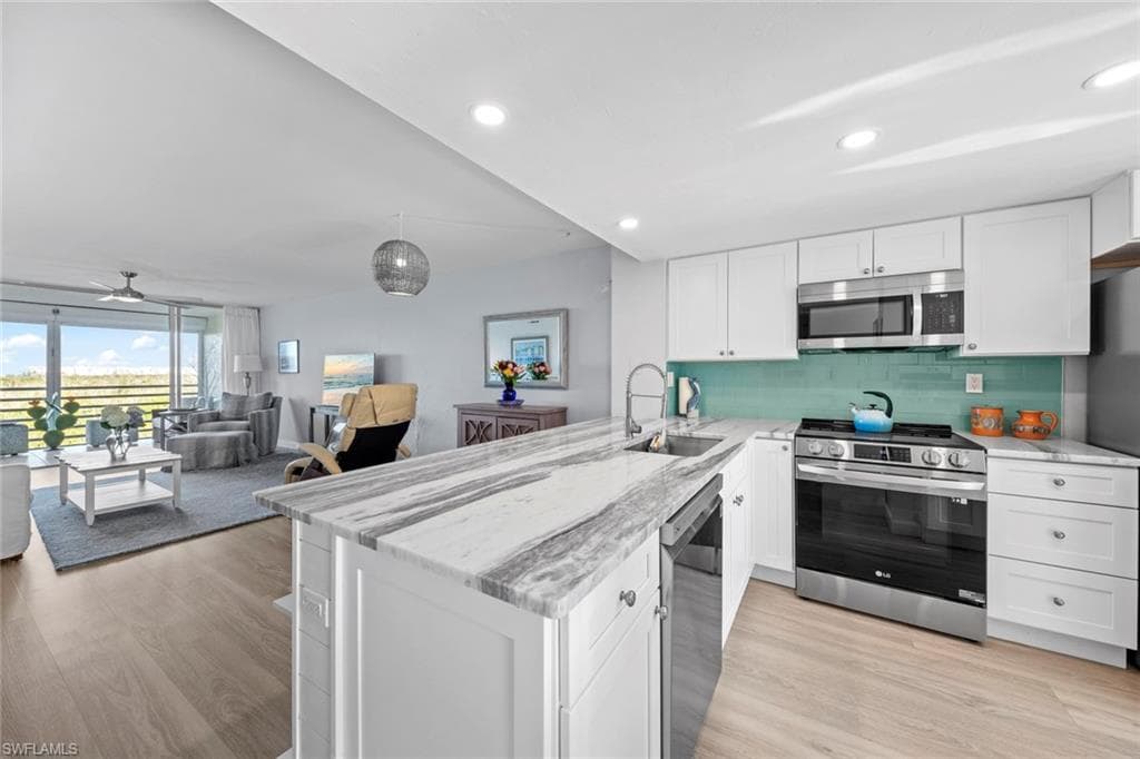 15171 Cedarwood Ln 3502, Naples, FL 34110-9