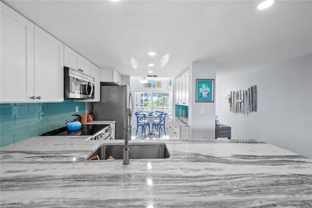 15171 Cedarwood Ln 3502, Naples, FL 34110-8