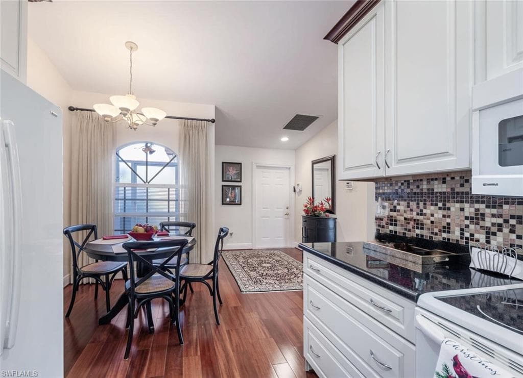 2166 Stacil Cir 17, Naples, FL 34109-19