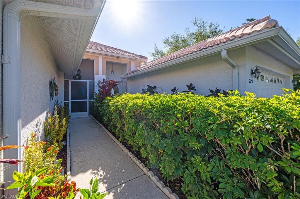 2166 Stacil Cir 17, Naples, FL 34109-4