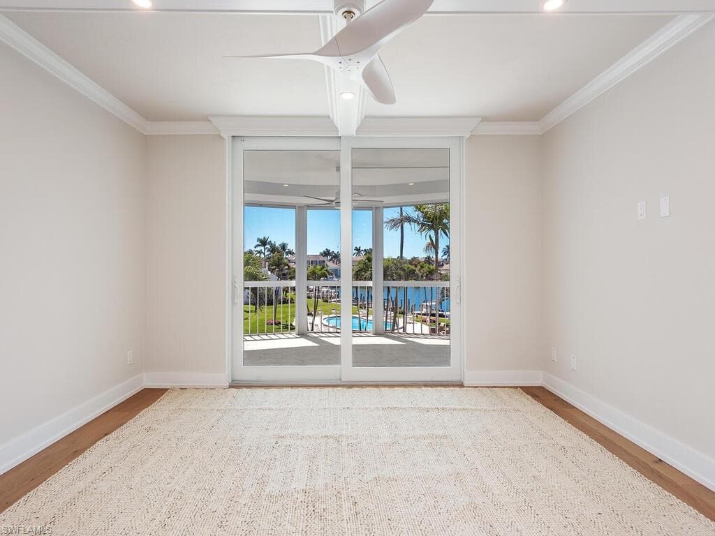 400 Park Shore Dr 304, Naples, FL 34103-11
