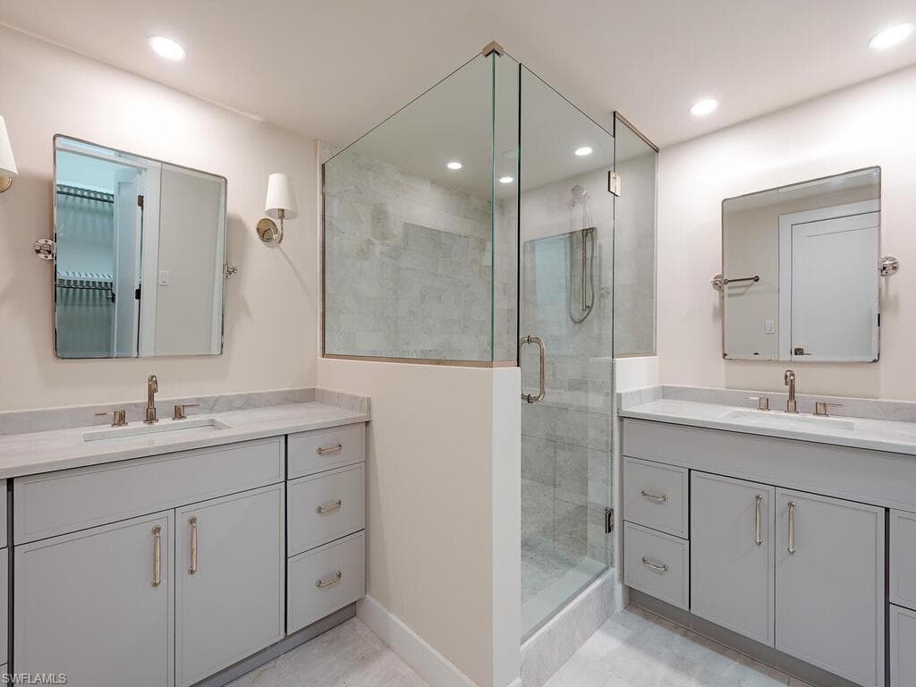 400 Park Shore Dr 304, Naples, FL 34103-12