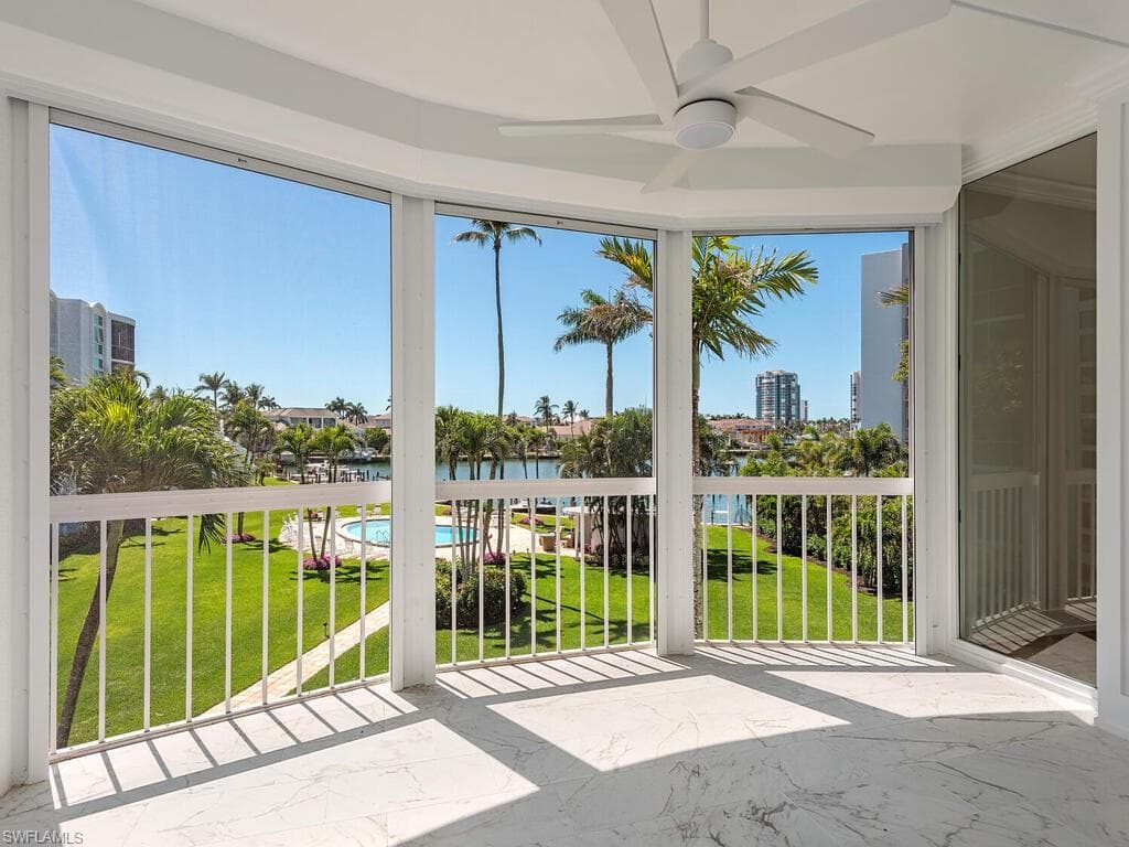 400 Park Shore Dr 304, Naples, FL 34103-14