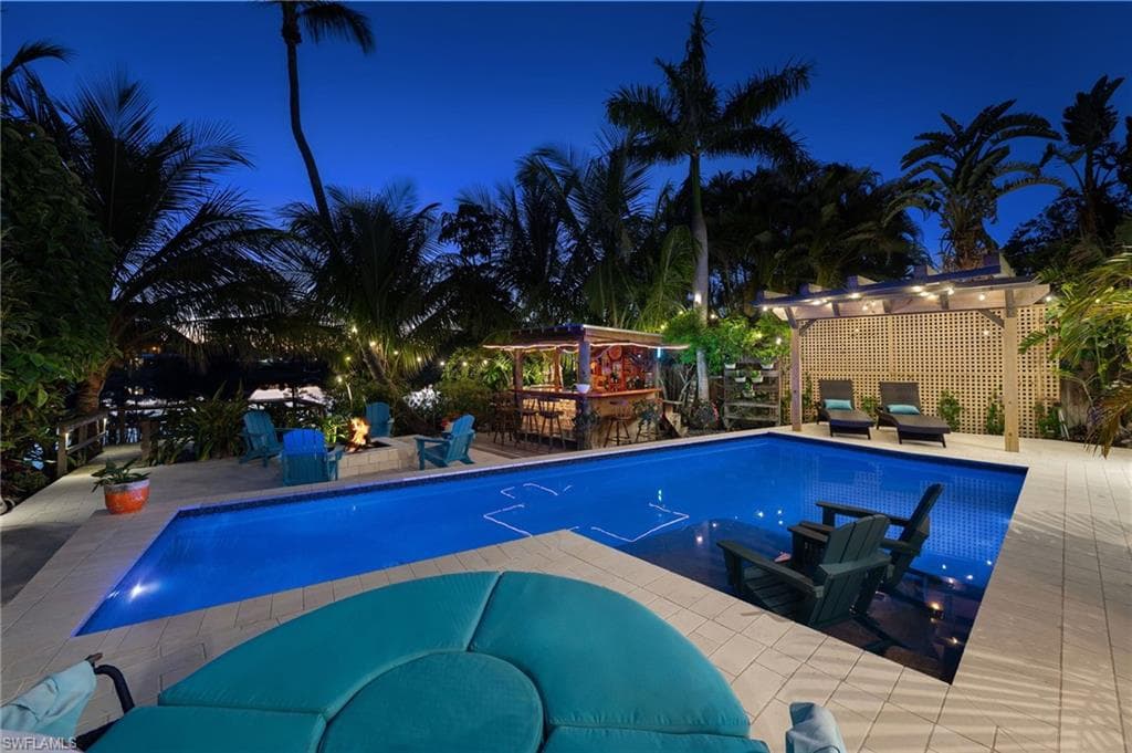 1155 12th St N, Naples, FL 34102-31