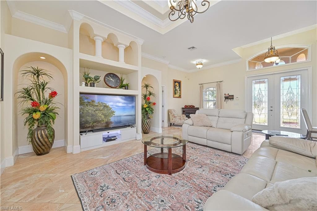 2210 10th Ter, Cape Coral, FL 33993-15
